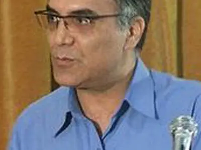 فرزان سجودی از ترجمه مقالات نشانه‌شناسی و ایدئولوژی خبر داد