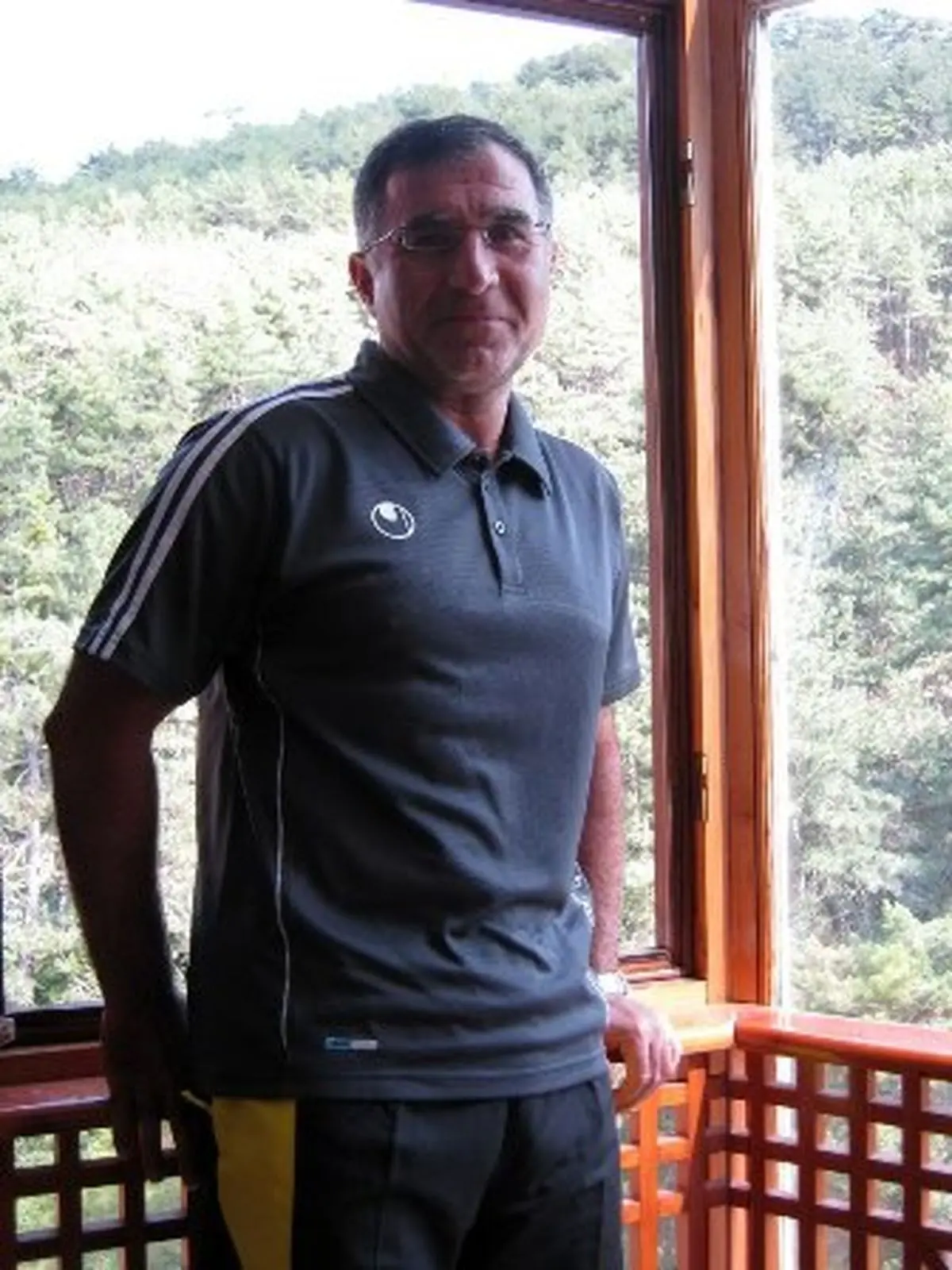 جلالی: علی کریمی قطعا مقابل پرسپولیس بازی می‌کند