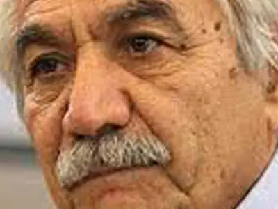 رمان جدید قباد آذرآیین به زودی به بازار می‌آید