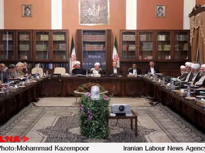 مسوولان صورت دارایی، درآمد و موجودی حساب‌های مختلف خود را ارائه می‌دهند