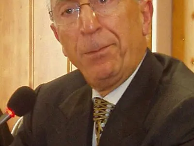 پروفسور سمیعی سفیرطلایی سازمان بهزیستی شد