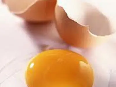زرده تخم مرغ پروتئین بیشتری دارد یا سفیده آن؟