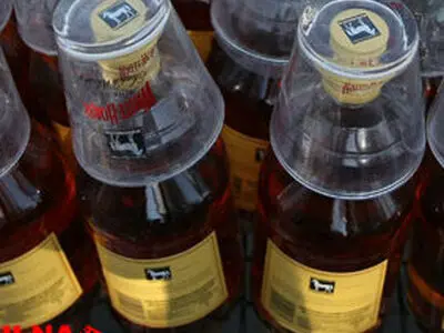 انهدام باند قاچاق مشروبات الکلی در بندرترکمن