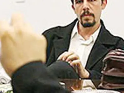 جامعه به ادبیات عامه‌پسند نیاز دارد