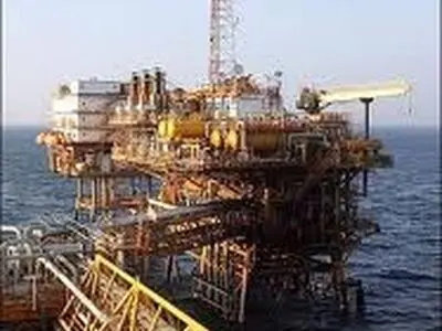 طهران تتوقع إبرم عقود نفط مع شرکات روسیة قریبا