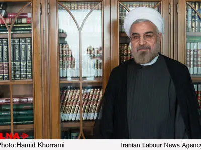 روحانی بر صدر تكیه زده است