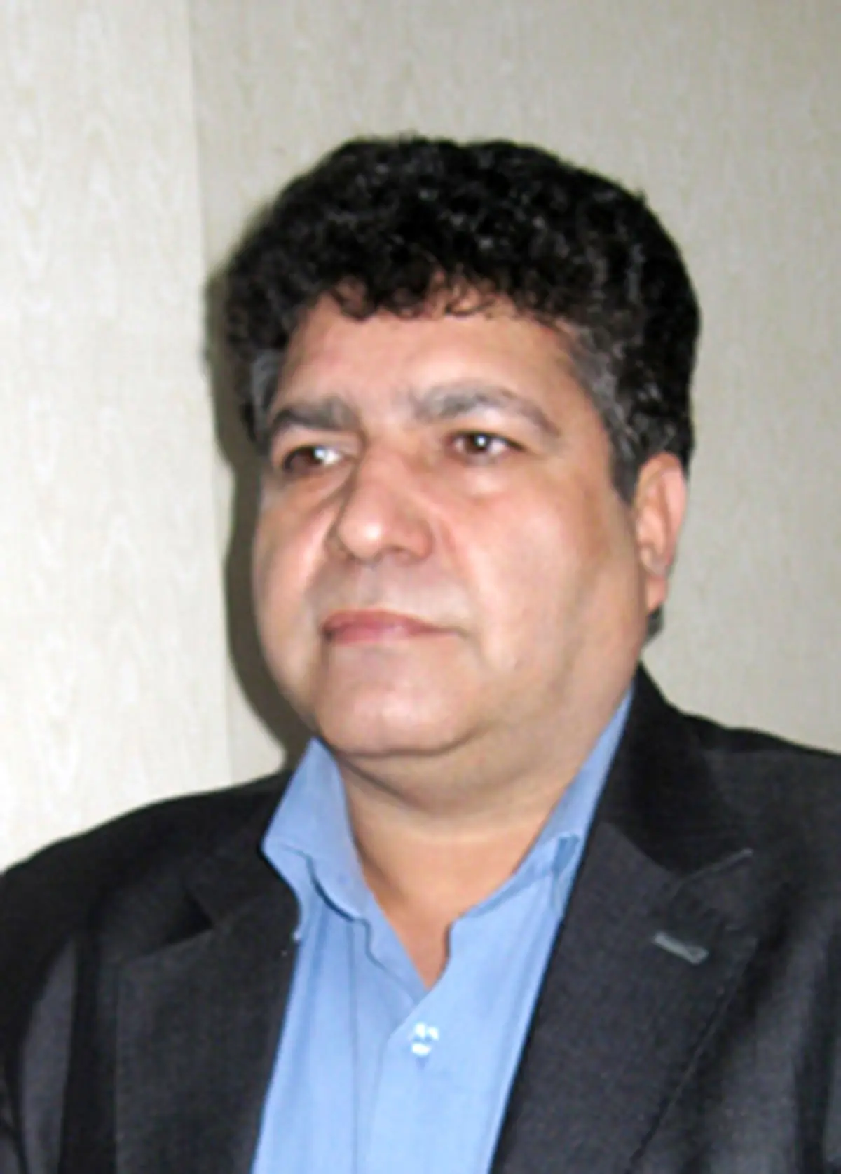 دینور قطب عالمان جهان اسلام است