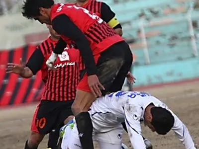سیاه جامگان خراسان رضوی مقابل پرسپولیس گناوه متوقف شدند
