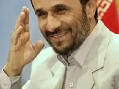 احمدی نژاد وارد استان زنجان شد