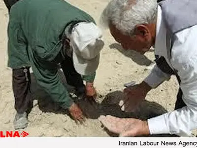 تجمع کشاورزان شرق اصفهان در اعتراض به عدم تامین حقآبه/اگر کشاورزی نباشد،  زمین‌گیر می‌شویم