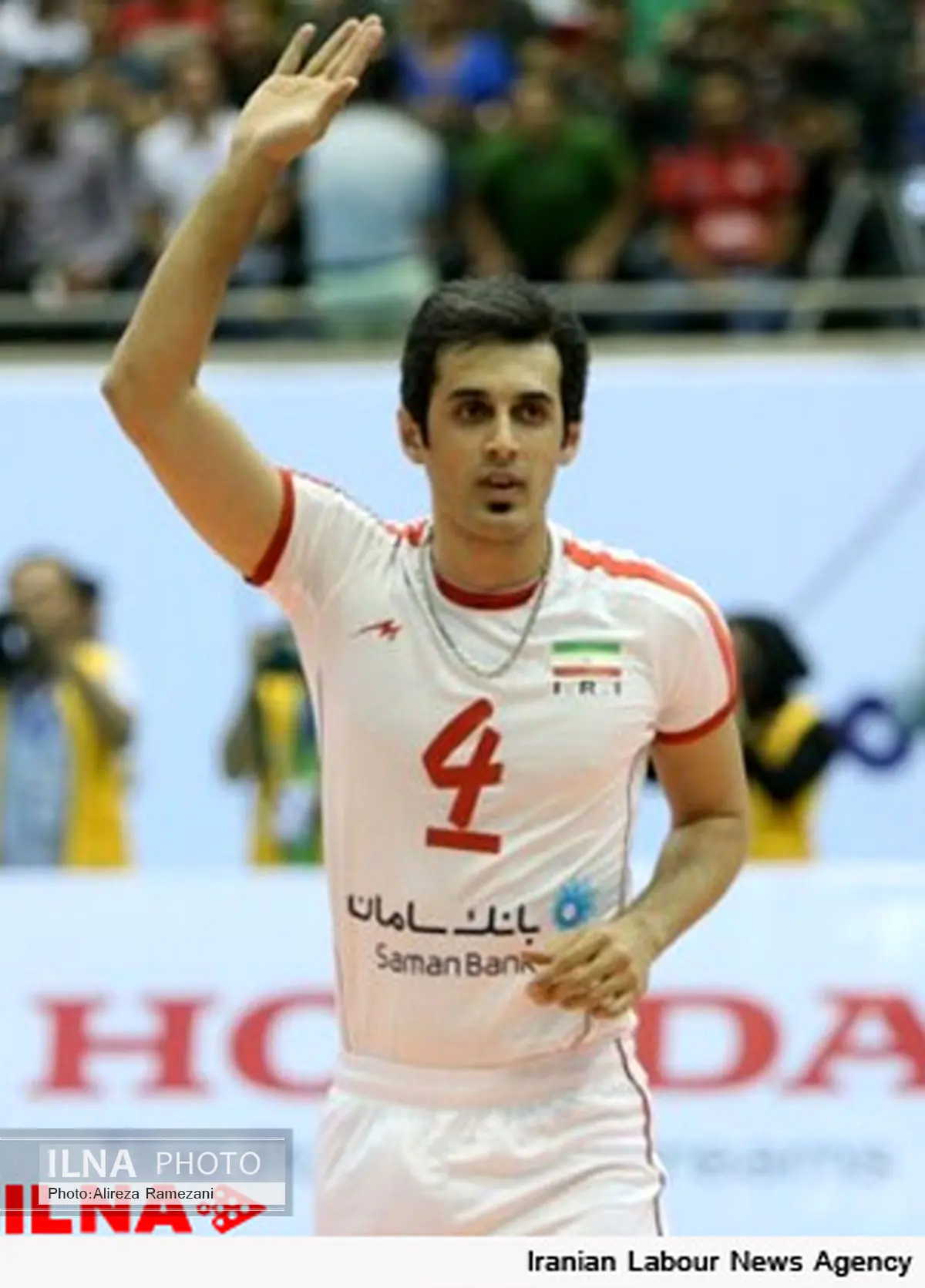 معروف به عنوان برترین ورزشکار والیبال ایران انتخاب شد