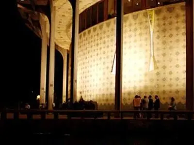 تئاتر شهر یکشنبه تعطیل است