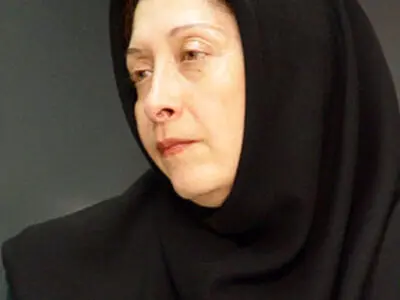 ناشران باید در آوردن كتاب به نمایشگاه، آزاد باشند
