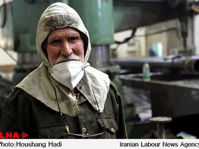  کار کردن برای خرجی دادن به ۳.۳ نفر/ اگر اشتغال ناقص را حساب نکنیم، بیکاری بالای ۲۵ درصد می‌شود