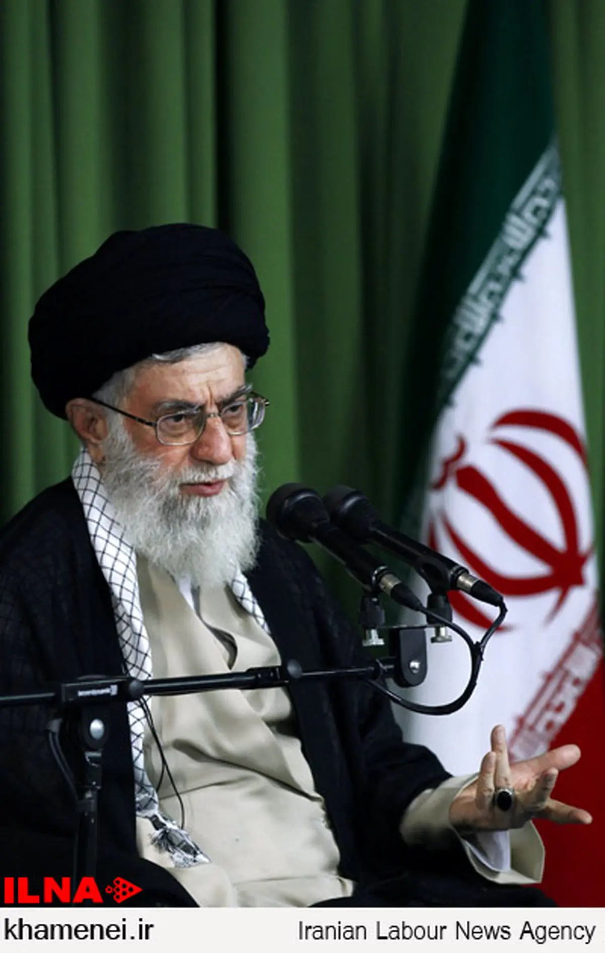 حاشیه‌های دیدار دانشجویان با رهبر معظم انقلاب اسلامی