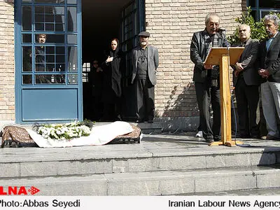 لاشایی زندگی خود را صرف مبارزه برای آرمان‌های انسانی کرد