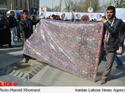 افزایش 50 درصدی دست‌فروشان به دلیل مهاجرت و بیکاری/ دولت در تعامل با جهان، مشکلات اقتصادی مردم را حل کند
