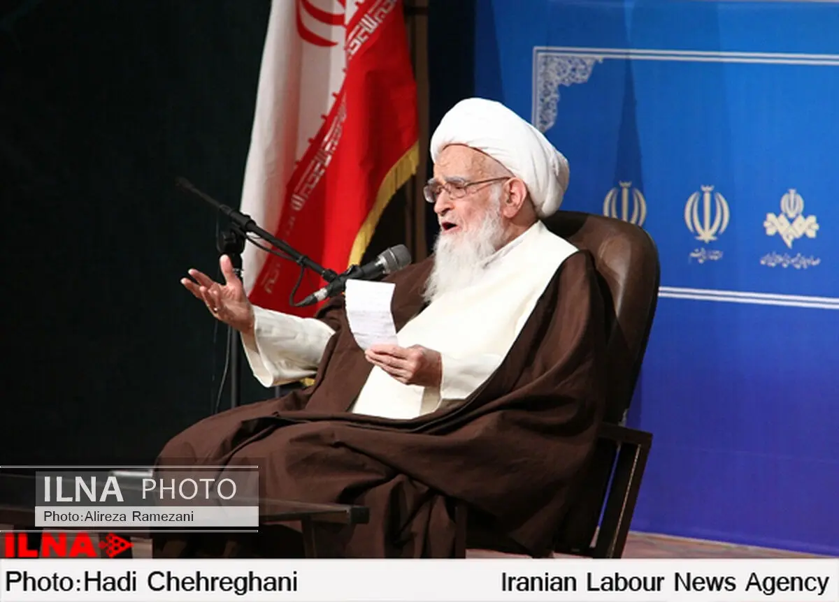 آیت الله صافی گلپایگانی رای خود را به صندوق انداخت