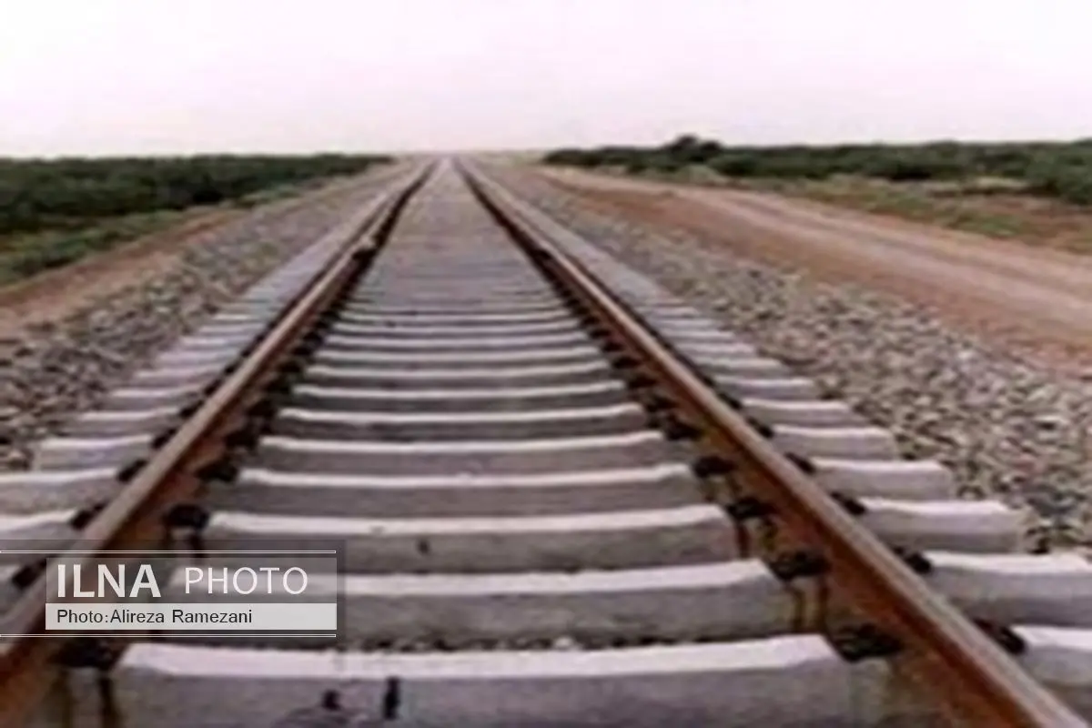 نصب گیره‌های ضد خزش در راه‌آهن تهران - مشهد