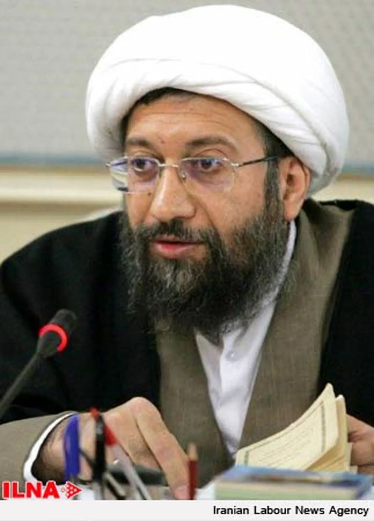 رئیس جمهور حق دخالت در امور سایر قوا را ندارد