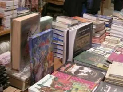 فقط یک کتاب خارجی از نمایشگاه جمع‌آوری شده است