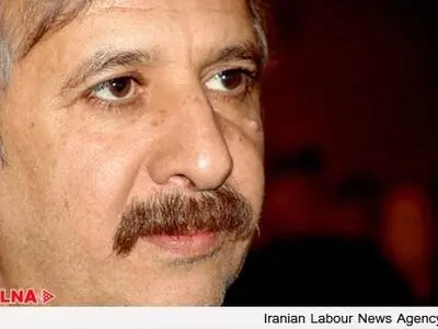 مرا به هیچ جریان انتخاباتی نچسبانید