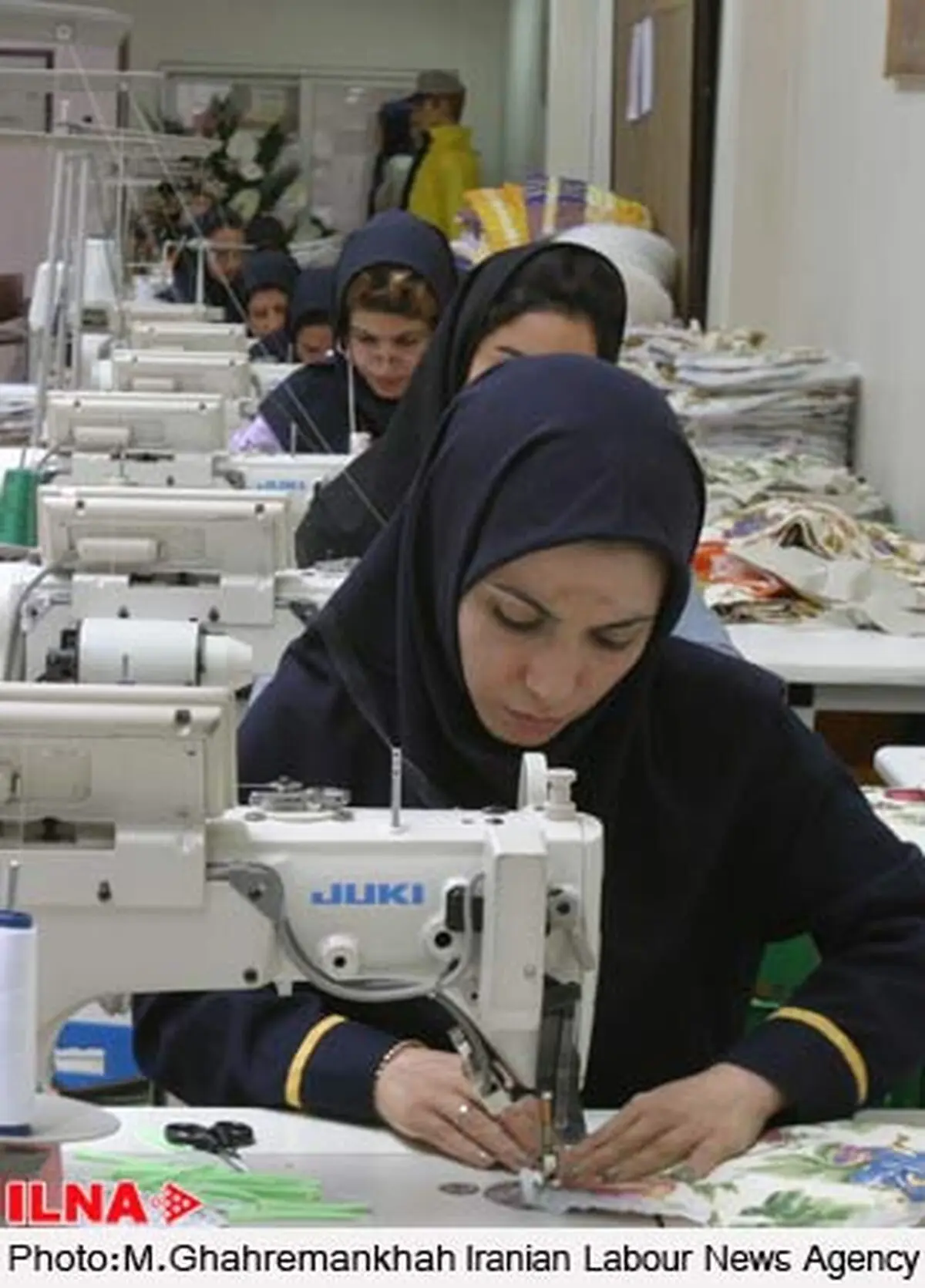 کارگران زن در کارگاه‌های کوچک قدرت چانه زنی کمتری دارند