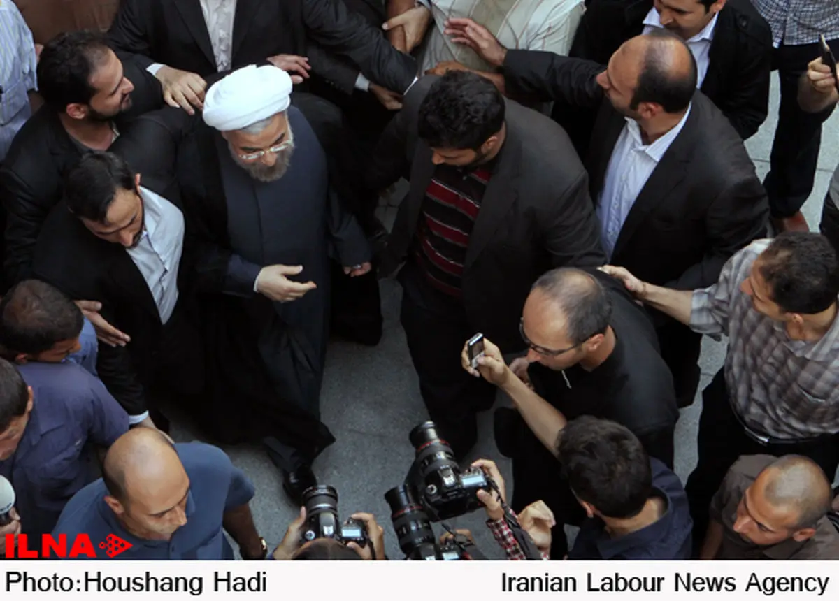 حسن روحانی رای خود را به صندوق انداخت
