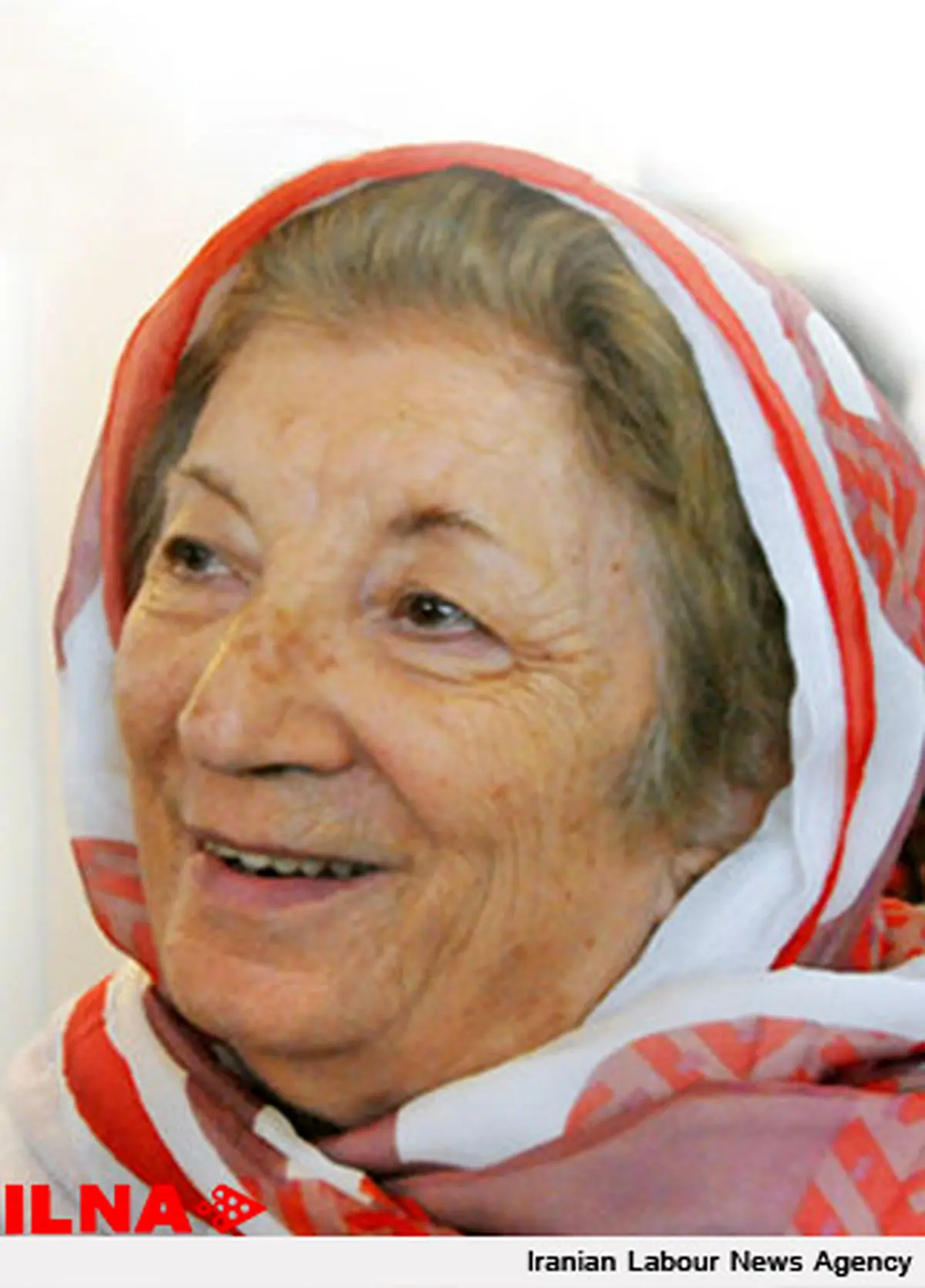 پیکر «پروانه وثوق» از مقابل بیمارستان محک تشییع شد