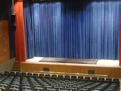 سینما آزادی اجازه اكران گرفت