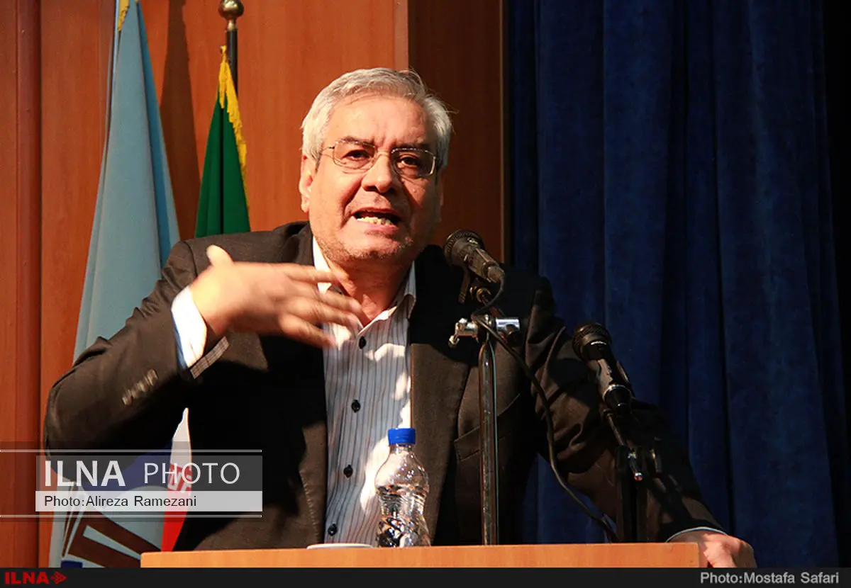 ایران بهشت مدیران بساز و بفروش شده است/ روحانی بخش پنهان اقتصاد را پاکسازی کند