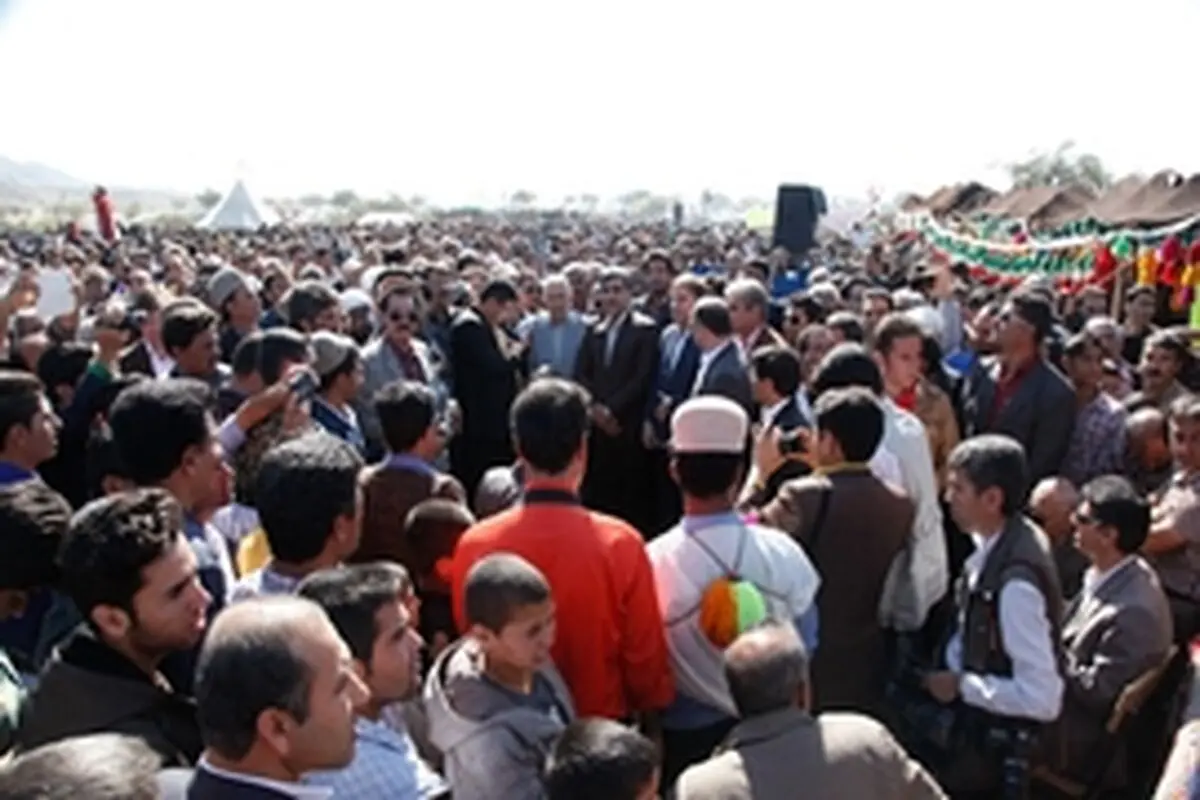 جشنواره بزرگ عشایری روستایی در ارم دشتستان برگزار شد
