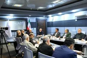 بررسی مسائل مرتبط با جنگ تحمیلی و تبعات آن در نشست مومنی با 