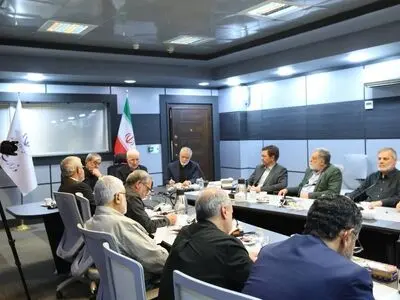 بررسی مسائل مرتبط با جنگ تحمیلی و تبعات آن در نشست مومنی با کمیسیون امنیت ملی مجلس