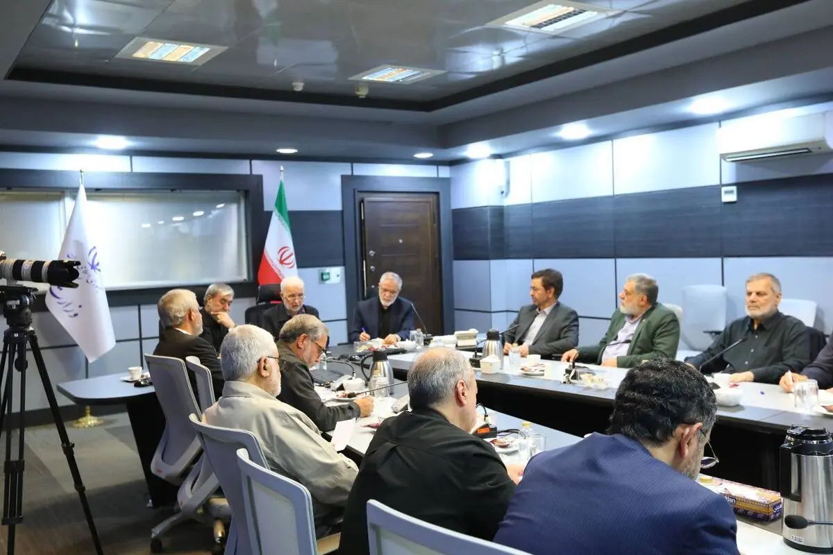 بررسی مسائل مرتبط با جنگ تحمیلی و تبعات آن در نشست مومنی با کمیسیون امنیت ملی مجلس