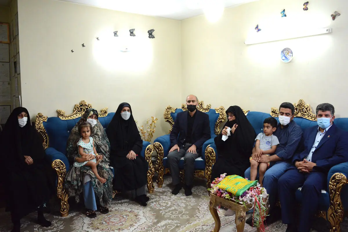 فروغی به دعوت تولیت آستان قدس رضوی زائر امام رضا (ع) می شود