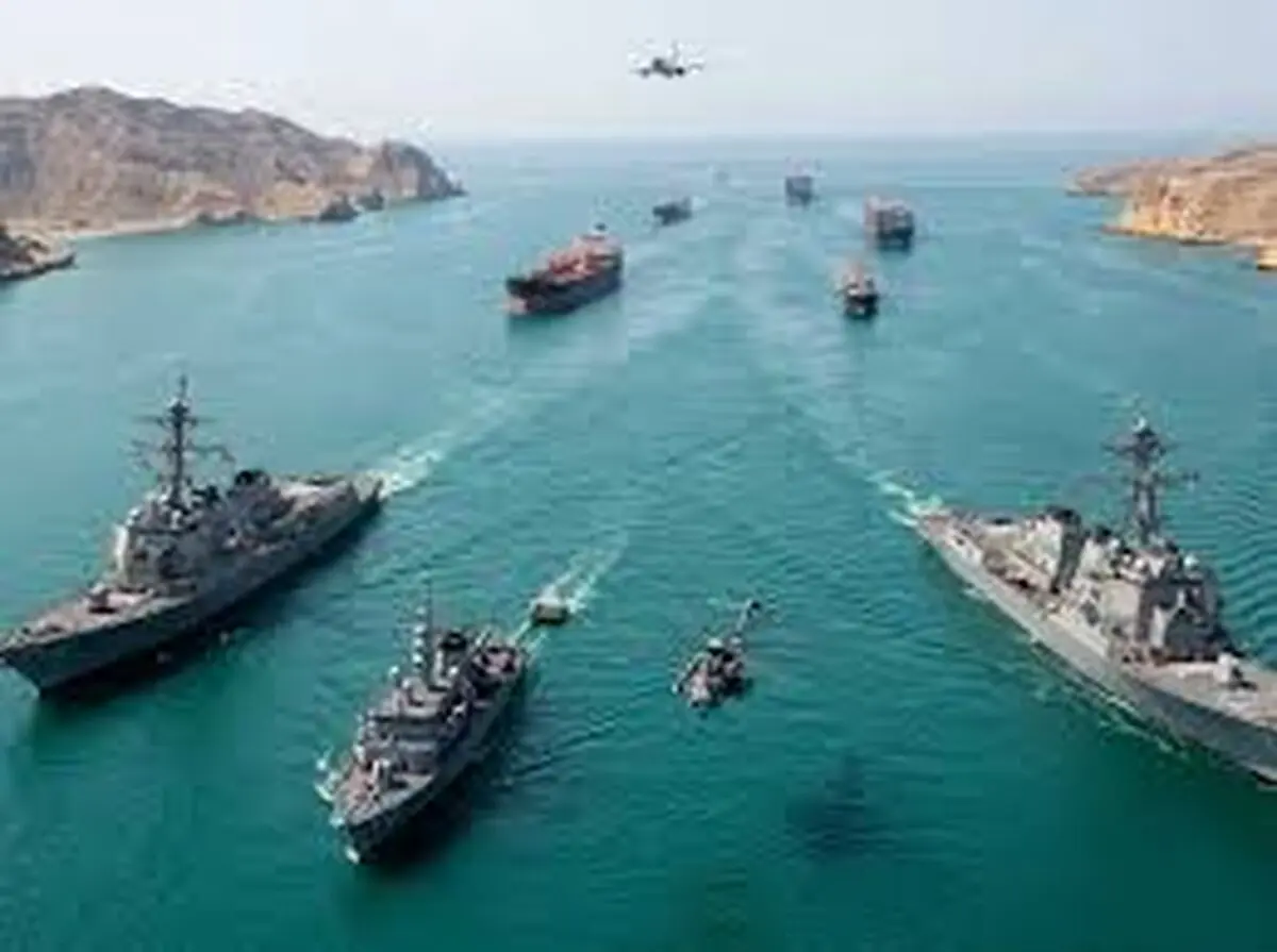 یک ناوگان نفتکش از تنگه هرمز عبور کرد