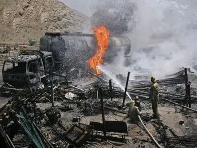 ۲ کشته و ۸ زخمی در انفجار میدان نفتی کراچی