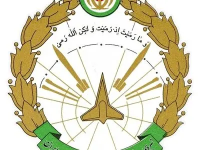فرمانده گروه پدافند هوایی اهواز با خانواده شهیدان بدوی