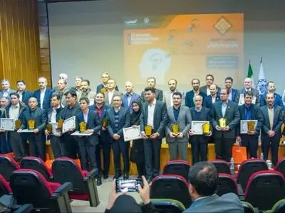 ذوب آهن اصفهان تندیس طلایی جشنواره نوآوری برتر ایران را کسب کرد