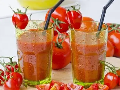 نوشیدنی‌های عجیب معجزه گر با یک آبمیوه گیری