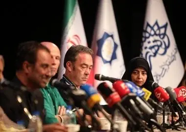 چهره‌های بین‌المللی رسانه، بازتاب جهانی تشییع و جنگ روایت‌ها را بررسی کردند