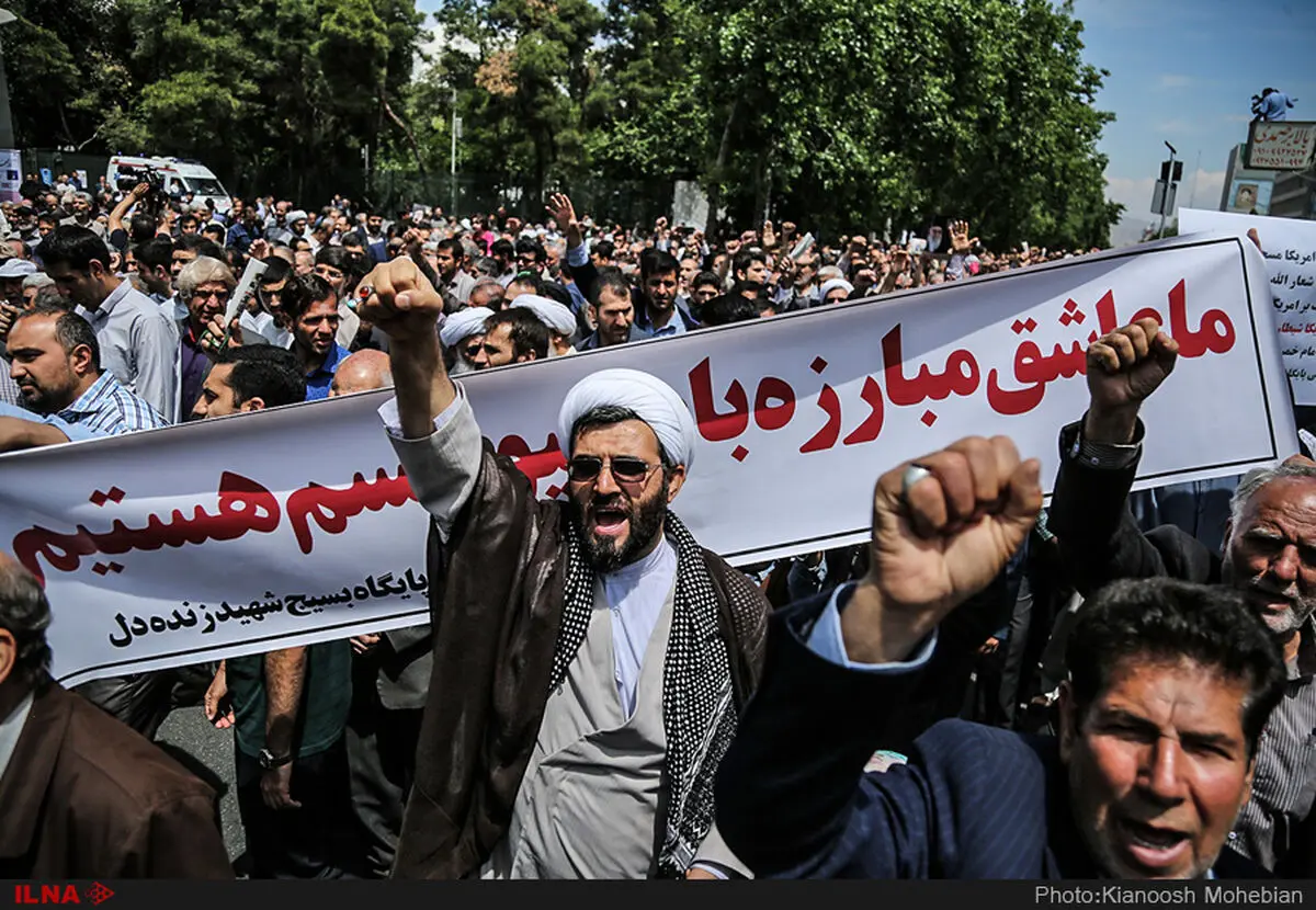 راهپیمایی نمازگزاران تهرانی در حمایت از بیانیه شورای عالی امنیت آغاز شد +‌عکس