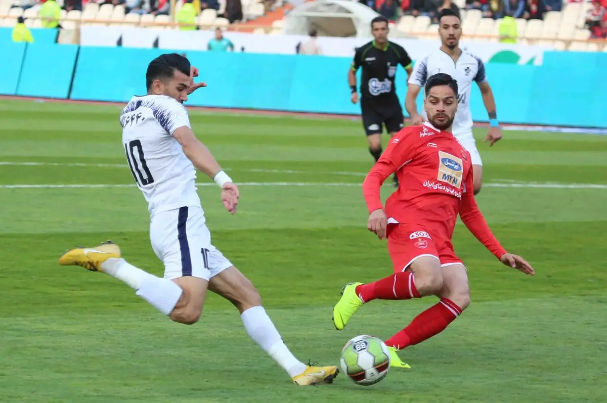 ساعت بازی پیکان و پرسپولیس مشخص شد؛ مصاف پشت درهای بسته!