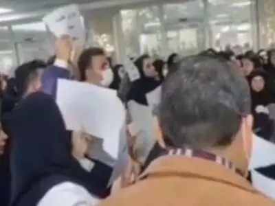 تجمع پرستاران بیمارستان قائم مشهد/ زندگی با این حقوق‌ها نمی‌چرخد 
