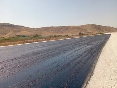 آغاز عملیات قیرپاشی و آسفالت محور اتصال صدرا به شیراز