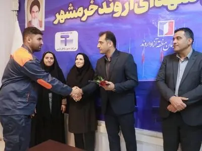 در مراسم گرامیداشت هفته کارگرعنوان شد: اولویت استخدام در پروژه پل شهدای اروند با کارگران بومی بوده است