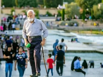 «بدهی‌» کمرِ تامین اجتماعی را تا ۱۴۰۴ می‌شکند/ اجرای متناسب‌سازی حقوق بازنشستگان با اسناد خزانه! / فشار دولت برای تخلیه تورم با ابزارِ بدهکاری 
