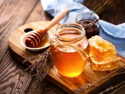 مواد غذایی سالمی که می‌توانید جایگزین قند و شکر کنید