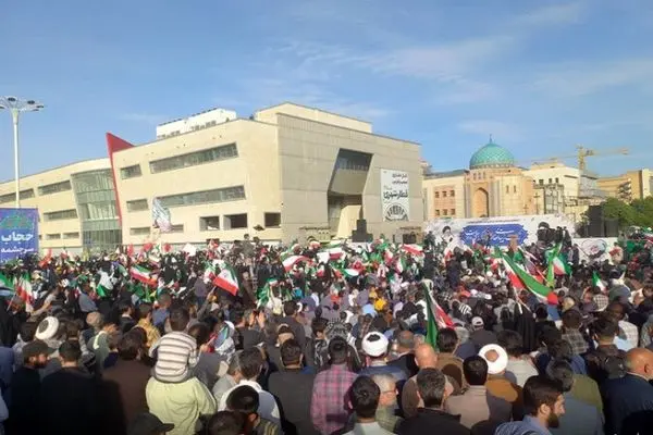 تجمع بزرگ مردم اصفهان در حمایت از «طرح نور»